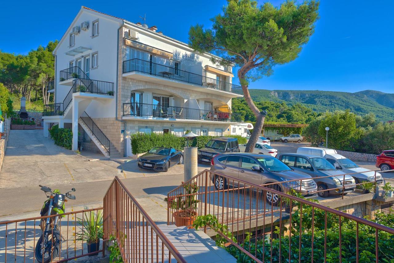 Apartments Kalina Jelsa  Exterior foto